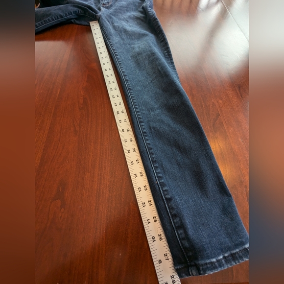 Abercrombie &  Fitch Super Skinny High Rise Jean, size 8R (29), dark wash - Picture 8 of 11